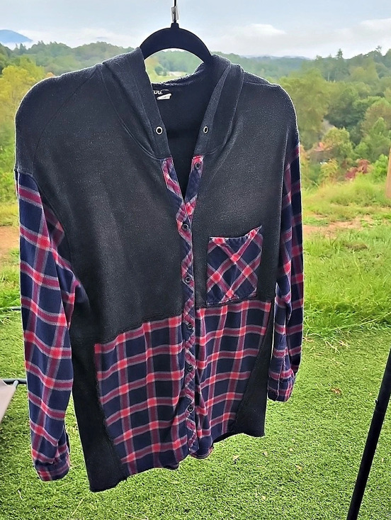 BDG Tops - BDG Rori Hooded Oversized Flannel Button-Down Shirt Black & Red